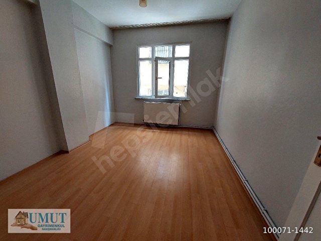 GAZİOSMANPAŞA KÜÇÜKKÖY YENİ MAH ACİL SATILIK DAİRE BİRİNCİ KAT BALKONLU TOPRAK TAPULU 2+1 90 M2 - Görsel 4