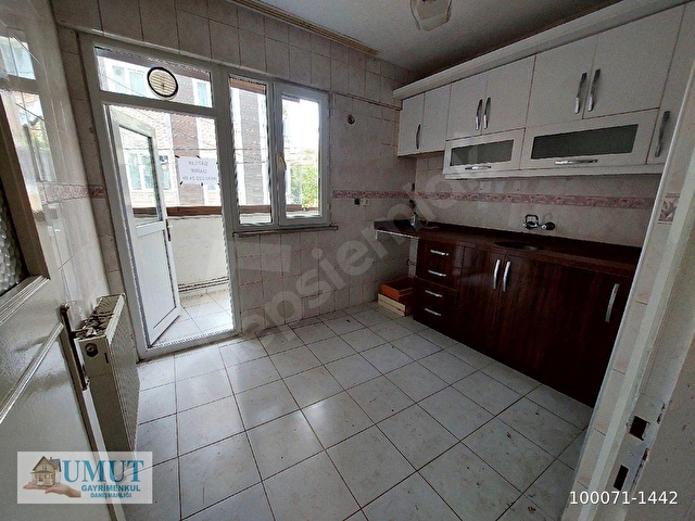 GAZİOSMANPAŞA KÜÇÜKKÖY YENİ MAH ACİL SATILIK DAİRE BİRİNCİ KAT BALKONLU TOPRAK TAPULU 2+1 90 M2 - Görsel 10