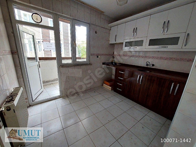 GAZİOSMANPAŞA KÜÇÜKKÖY YENİ MAH ACİL SATILIK DAİRE BİRİNCİ KAT BALKONLU TOPRAK TAPULU 2+1 90 M2 - Görsel 12