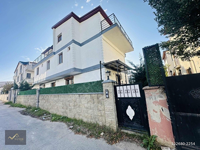 BAYRAMOĞLUNDA FULL SIFIR EŞYALI MÜSTAKİL BAHÇELİ 3+1 VİLLA - Görsel 29