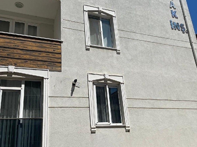 ABDURRAHMAN MAHALLESİ 2+1 ARA KAT GENİŞ ÇİFT BALKON ÖN CEPHE KÖŞE DAİRE - Görsel 3
