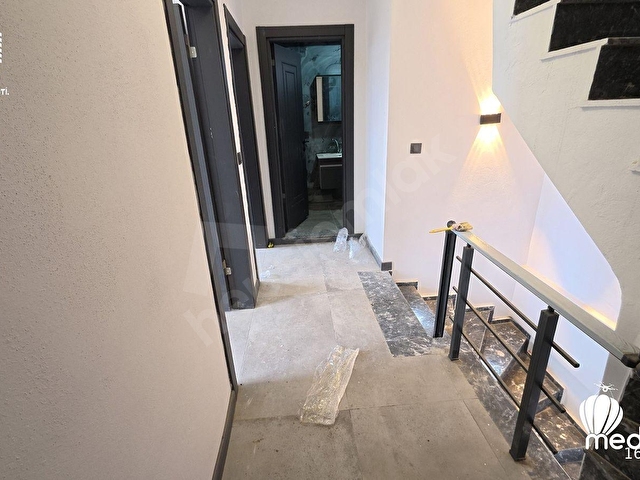 Kocaalide, denize çok yakın konumda,4+1 eşsiz bir yaşam fırsatı - Görsel 18