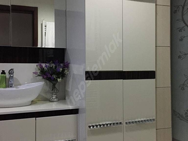 KuleSite Karşısı Manolya Sitesi Büyük4,5+1 (225m2) İçiYenilendi - Görsel 12
