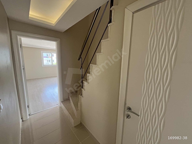 SIĞACIK MERKEZDE GENİŞ TERASLI 3 BALKONLU 3+1 DUBLEKS DAİRE - Görsel 19
