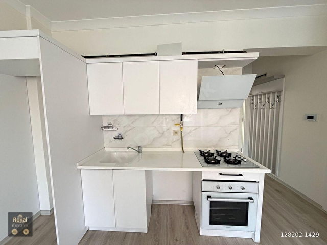 ROYAL EMLAKTAN AÇI KOLEJİ KARŞISI KİRALIK 1+1 DAİRE