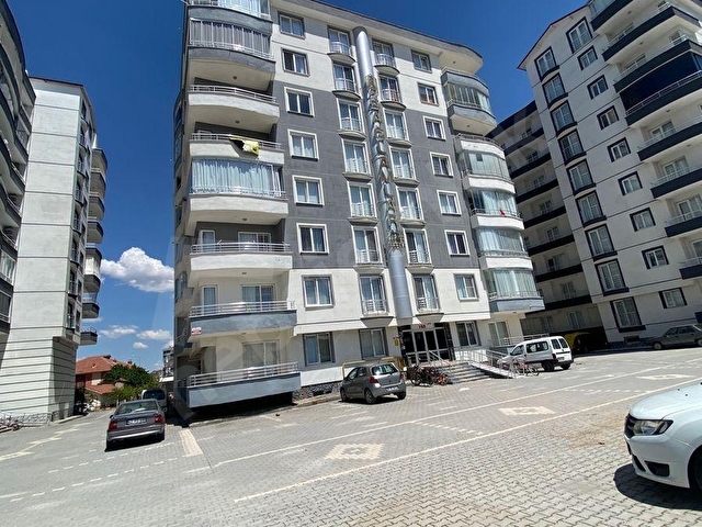 KOCABIYIK GAYRİMENKULDEN 3+1 FIRSAT DAİRE