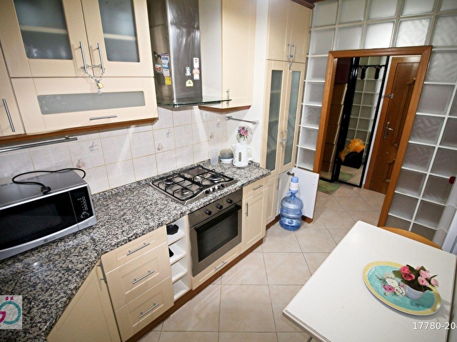Şebnem Özgülden Harika Konumlu 3 oda salon ara kat daire - Görsel 9