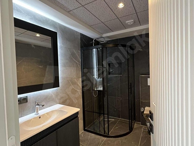 ATAKUMDA ULAŞIMA SAHİLE YAKIN LÜKS GİYİNME ODALI 4+1 DAİRE - Görsel 14