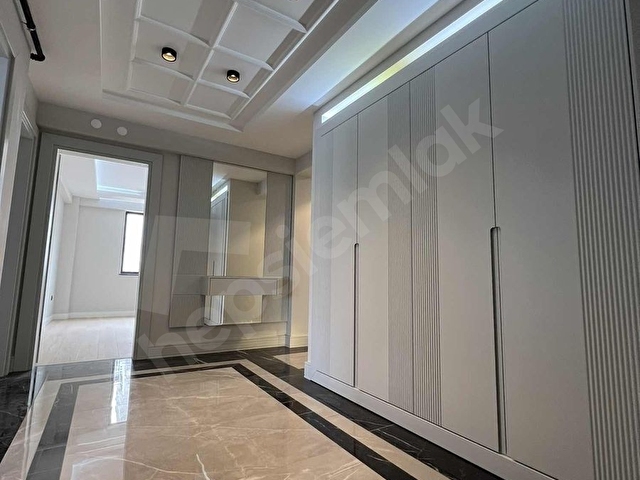 ATAKUMDA ULAŞIMA SAHİLE YAKIN LÜKS GİYİNME ODALI 4+1 DAİRE - Görsel 27