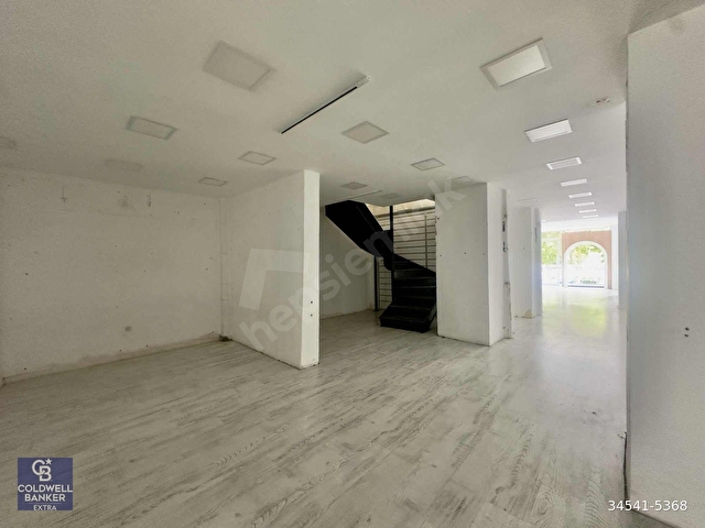 MERTERDE MERKEZİ KONUMDA 550 M2 KİRALIK DEPOLU DÜKKAN - Görsel 9