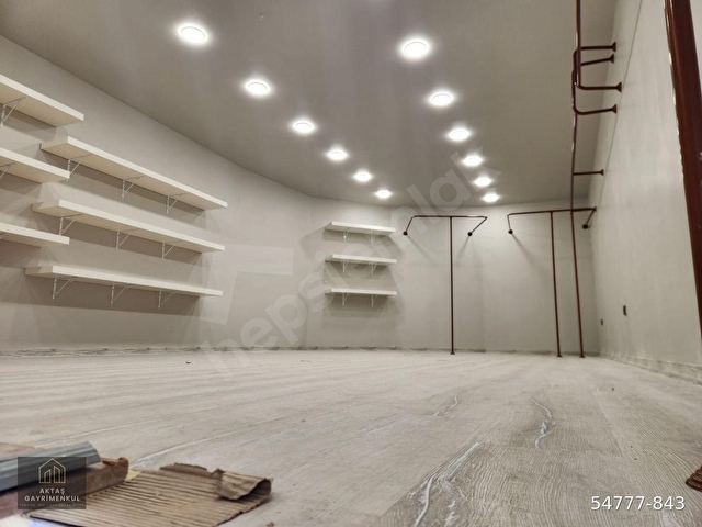 VELÜX AVM DE FULYAPILI 120m2 MAĞAZA İŞYERİ OFİS KÖŞE KONUMLU - Görsel 15