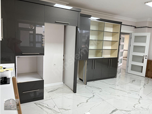 PAŞAKÖY/14 BURDA AVM YKNI,180M2,BİRYSEL GRJLI,EB.BNYLU,GİYNME ODALI,SU ARTMA,JENRTÖRLÜ, 4+1 DAİRE - Görsel 5