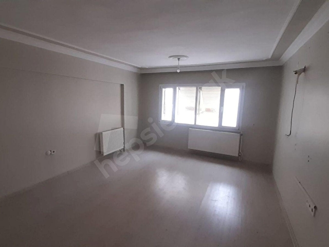 Karşıyaka Alaybey Çarşı’da, Merkezi Konumda Kiralık 3+1 Temiz Daire - Görsel 3