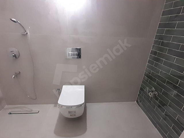Karşıyaka Alaybey Çarşı’da, Merkezi Konumda Kiralık 3+1 Temiz Daire - Görsel 16