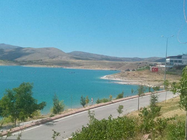 baraj manzarali kuscu da 1200 m2 hisseli arsa