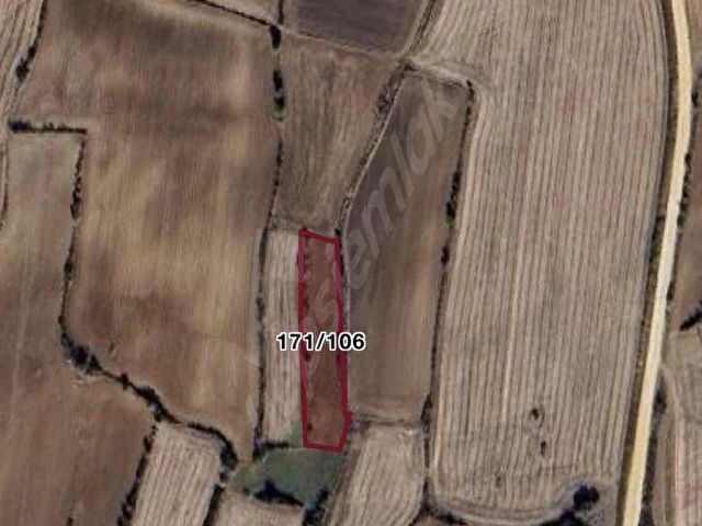 HACIDANİŞMENT KÖYÜ SATILIK 2,465 M2 ÇAYIR YERİ - Görsel 4
