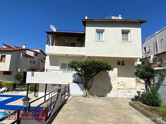 Kuşadası kadınlar denizinde SATILIK tripleks 3+1 villa - Görsel 2