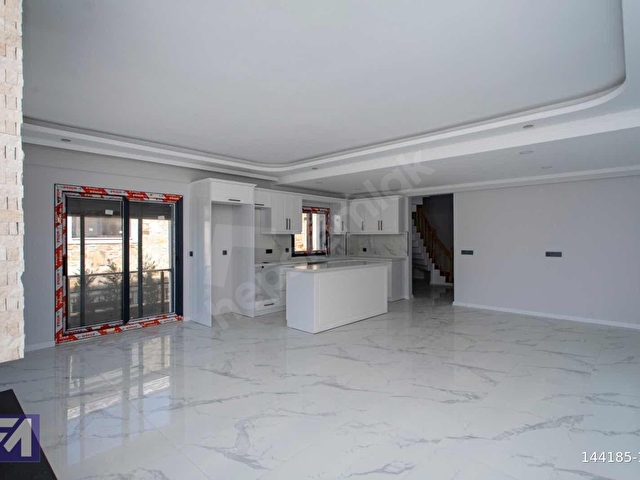 Foçaköy de kiralık havuzlu taş villa - Görsel 7