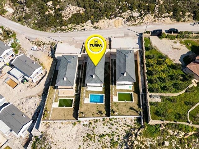 Foçaköy de kiralık havuzlu taş villa - Görsel 2