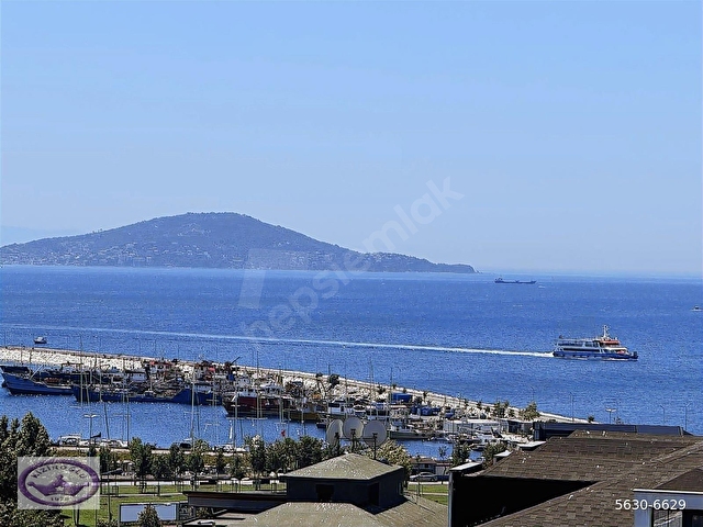Küçükyalı merkez deniz manzaralı teraslı kapalı garajlı dublex