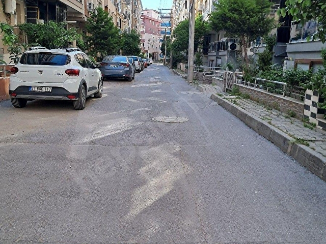 Karşıyaka Şemiklerde Ebebeyn banyolu, kapalı mutfak Satılık lüks 2+1 ! - Görsel 22