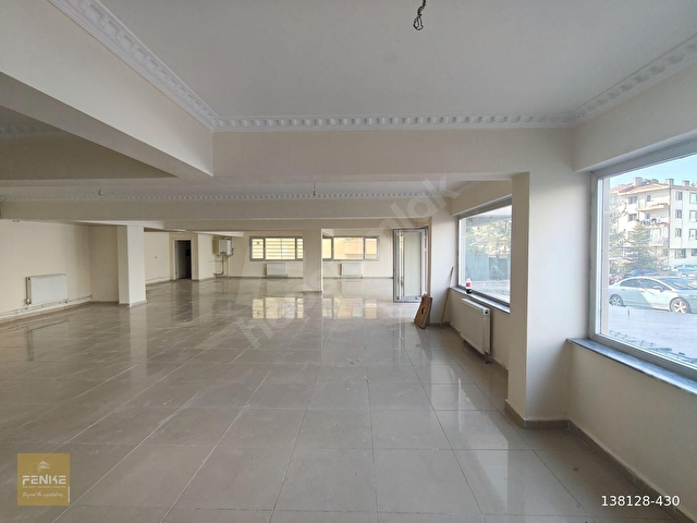 KİRALIK,ULUBATLI HASAN CAD.18 mt CEPHELİ, İÇİ 225 m2,ÖNÜ 125m2 - Görsel 8