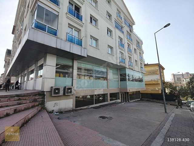KİRALIK,ULUBATLI HASAN CAD.18 mt CEPHELİ, İÇİ 225 m2,ÖNÜ 125m2 - Görsel 2