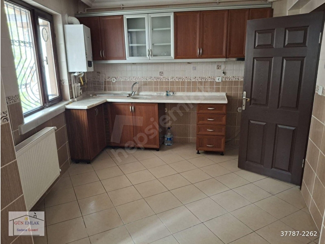 GÜN EMLAKTAN YENİMAHALLE MERKEZ ARAS SOKAKTA 2+1 BAKIMLI KOT-1 DAİRE - Görsel 8