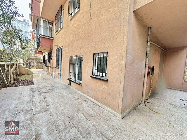 LEVENT ÇARŞIDA KOMBİLİ BAHÇE KULLANIMLI