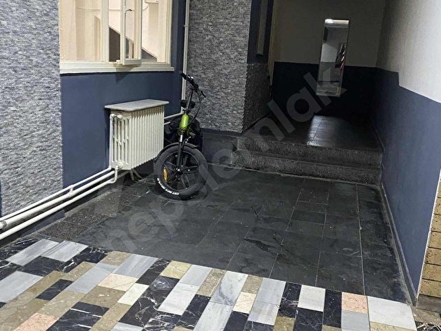 BU İLK 3+1 DEN 2+1 ÇEVRİLMİŞ MERKEZİ ÖN 120M2 ARAKAT OTOPARKLI - Görsel 3