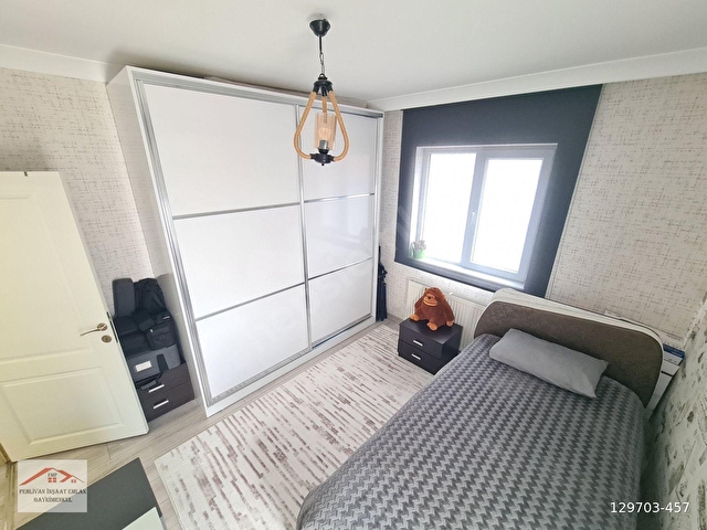 YENİKENTTE MERKEZİ KONUM CADDE ÜZERİ GİY.ODA E.BANYO K.LİMİTSİZ - Görsel 25