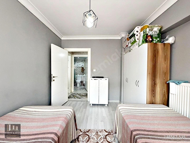 CADDE ÜZERİ SİTE İÇERİSİNDE CAM TERAS BALKONLU ÖN CEPHE 3+1 - Görsel 28