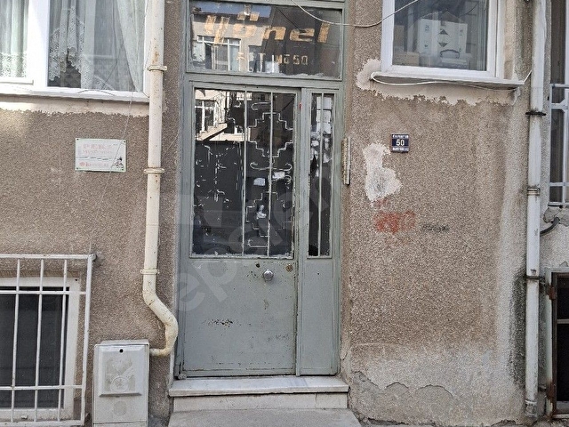 Kaleiçi Satılık 2+1 Yarı Bodrum Sobalı Daire - Görsel 2