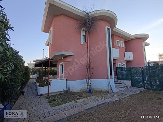 FORADAN ÇEŞMENİN EN NEZİH BÖLGESİNDE MÜSTAKİL 3+1 KİRALIK VİLLA - Görsel 4
