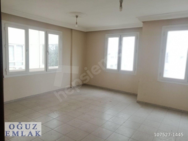 BEYAZEVLERDE MERKEZİ KONUMDA DUYGU CAFEYE ÇOK YAKIN SATILIK DAİRE
