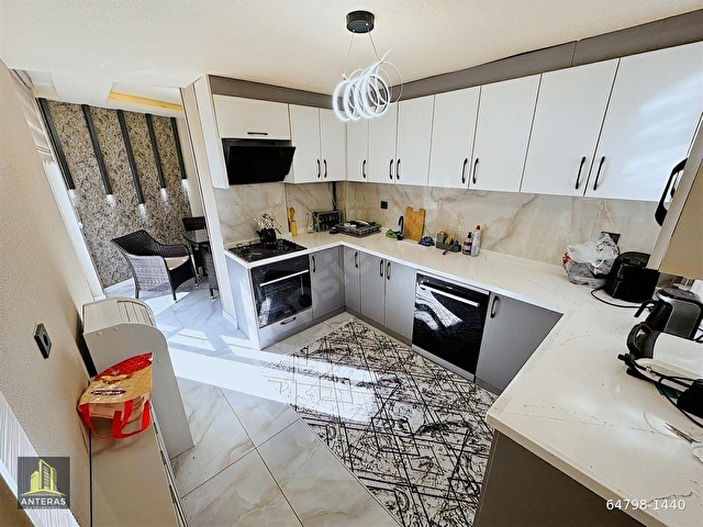 AYVALI MEHTAP CADDESİ DİBİ DÜZ GİRİŞ FULL YAPILI 2+1 DAİRE