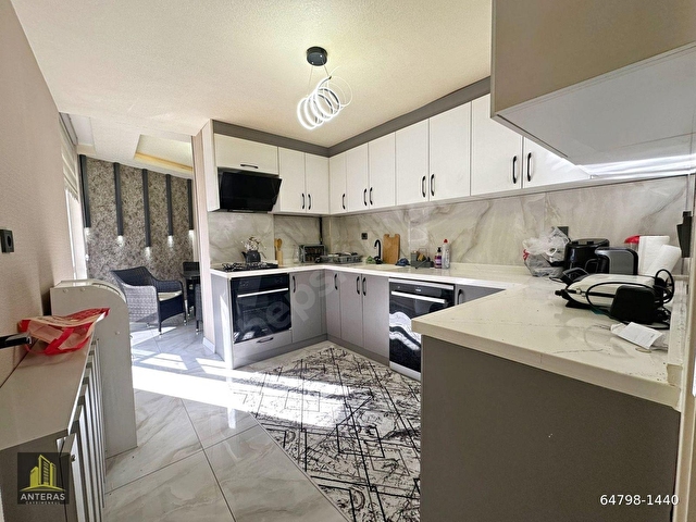 AYVALI MEHTAP CADDESİ DİBİ DÜZ GİRİŞ FULL YAPILI 2+1 DAİRE - Görsel 2