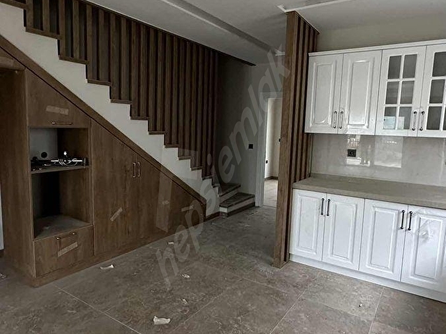 Satılık villa köşe konumda sıfır.