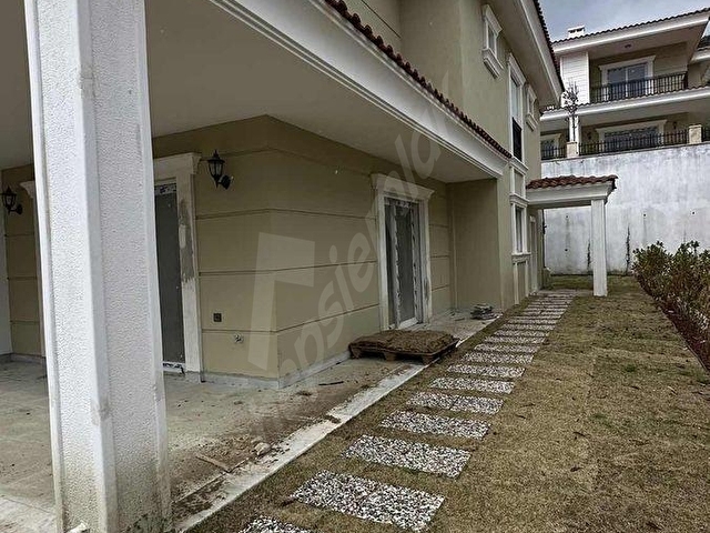 Satılık villa köşe konumda sıfır. - Görsel 10