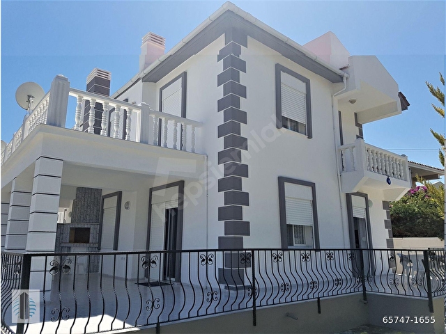 (A1655) Denize sıfır, marketlere yürüme mesafesi, dubleks villa.