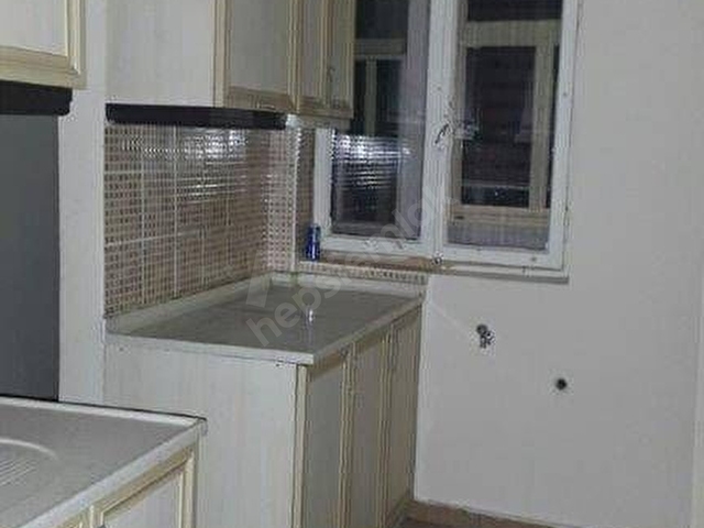 ŞİŞLİ MERKEZ�DE METRO�YA YAKIN 3+1,110M2 BAKIMLI KİRALIK DAİRE 0