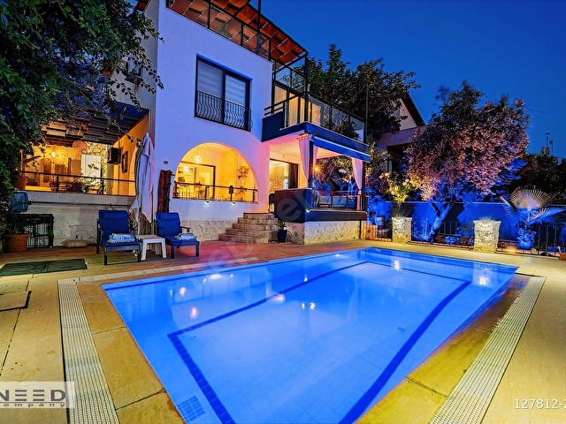 Kalamarda Muhteşem Deniz Manzaralı 4+1 Villa - Görsel 8