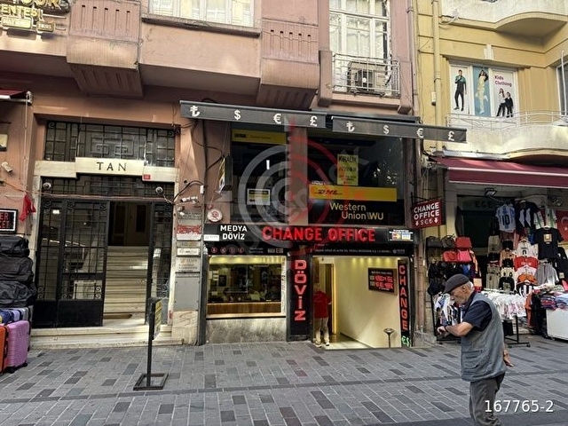 Taksim Meydanına 15 Metre Kurumsal Markalara Prestijli Kiralık