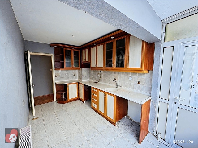 VALİ RAHMİ BEYDE 3+1 120 MT2 ARA KAT DOĞALGAZLI SATILIK DAİRE - Görsel 9
