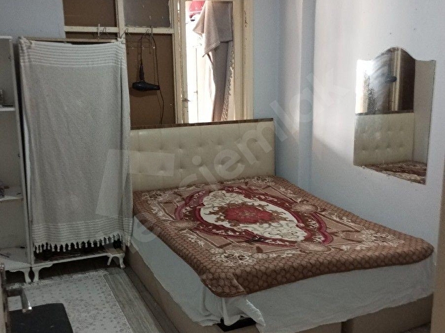 laleli Nişanca da 2+1 çatı katı eşyalı.daire öğrencilere,bekarlara ve yabancılara uygundur - Görsel 3