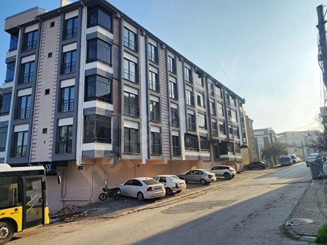 NEF ARKA TARAFINDA KİRALIK ARA KAT GENİŞ 1+1