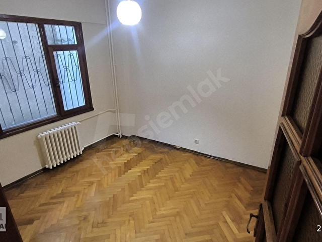ÜSKÜDAR SALACAKTA GİRİŞ KATI 2+1 80M2 KİRALIK KONUT - Görsel 9