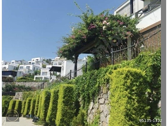 Bodrum Gümüşlük Kum Plajlı Koyda Adalar Manzaralı 6+2 Villa - Görsel 3