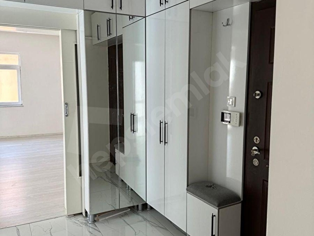 MİLENYUMDAN SOKULLU VE KABİL CAD YAKINI 2+1 115m2 ÖNCEPHE ARAKATTA LÜKS YAPILI CAM BALKONLU 3 CEPHE