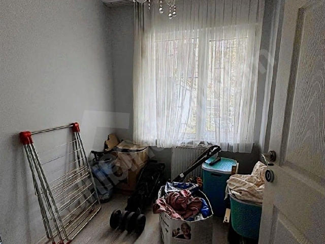 Beyoğlu Aynalıçeşmede 2.kat 2+1 full Eşyalı yüksek tavanlı 80m2 daire kira 30.000 lira. - Görsel 10